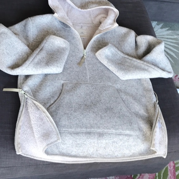 Thread & Supply loose fit hoodie SZ Small - Picture 4 of 7